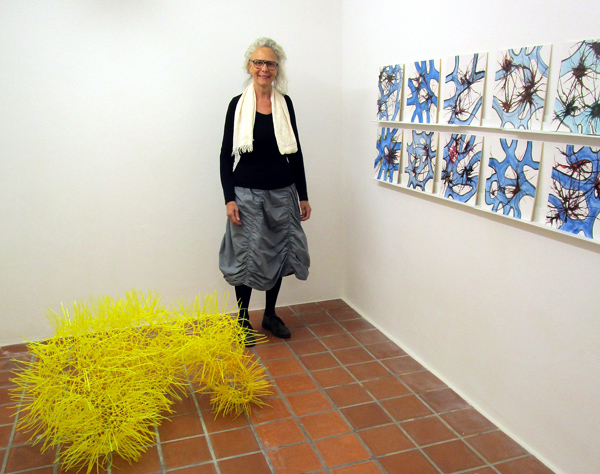 Fraenzi Neuhaus im April 2025 in der Galerie Rössli in Balsthal. (Foto: Eva Buhrfeind) Fraenzi Neuhaus im April 2025 in der Galerie Rössli in Balsthal. (Foto: Eva Buhrfeind)