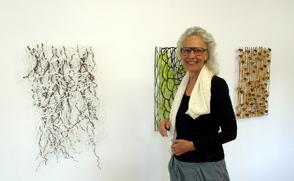 Fraenzi Neuhaus im April 2025 in der Galerie Rössli in Balsthal. (Foto: Eva Buhrfeind) Fraenzi Neuhaus im April 2025 in der Galerie Rössli in Balsthal. (Foto: Eva Buhrfeind)