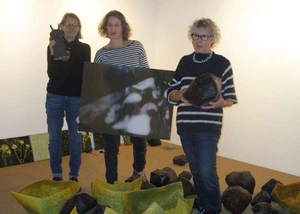 Stephanie Grob, Regina Graber und Ursula Pfister 2023 im Schlösschen Vorder-Bleichenberg in Biberist. (Foto: Eva Buhrfeind)