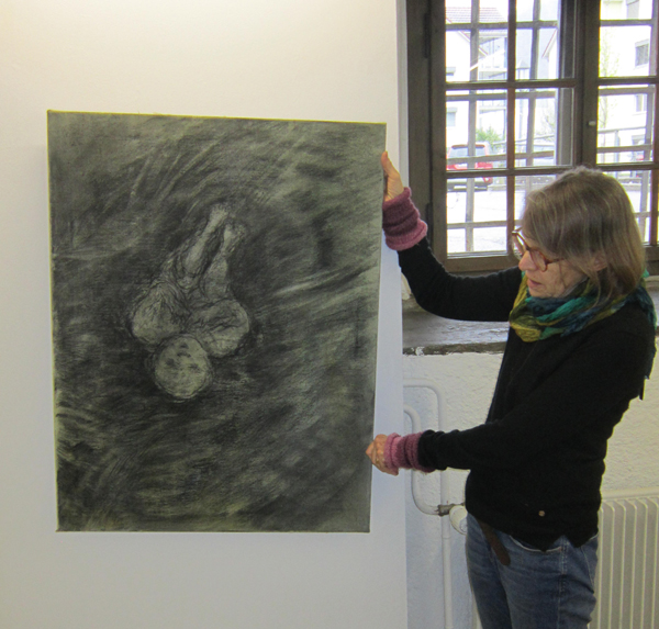 Stephanie Grob 2024 in der Galerie Rössli in Balsthal. (Foto: Eva Buhrfeind)