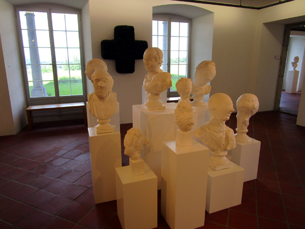 Werk von Pawel Ferus 2025 im Schloesschen Vorder-Bleichenberg, Biberist. (Foto: Eva Buhrfeind)